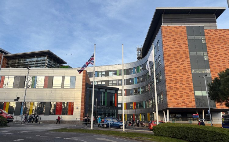 NHS hospitals declare critical incidents as heat causes IT failures NHS hospitals declare critical incidents as heat causes IT failures