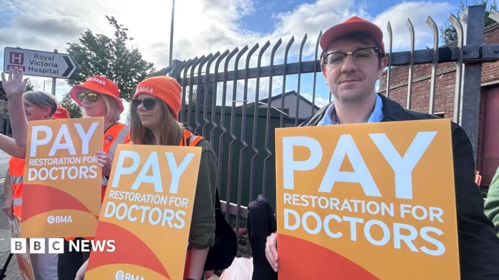 NI health: Resident doctors begin strike action over pay NI health: Resident doctors begin strike action over pay