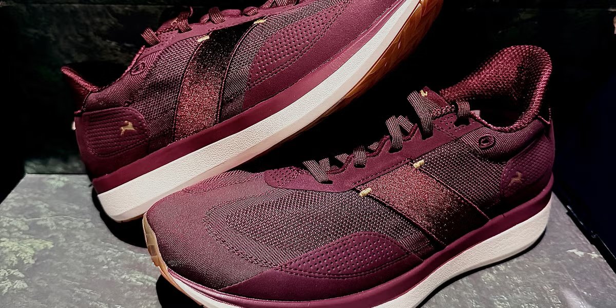 Tracksmith Eliot Ryder Review: A Shoe That Can Do One-Shoe Travel Tracksmith Eliot Ryder Review: A Shoe That Can Do One-Shoe Travel