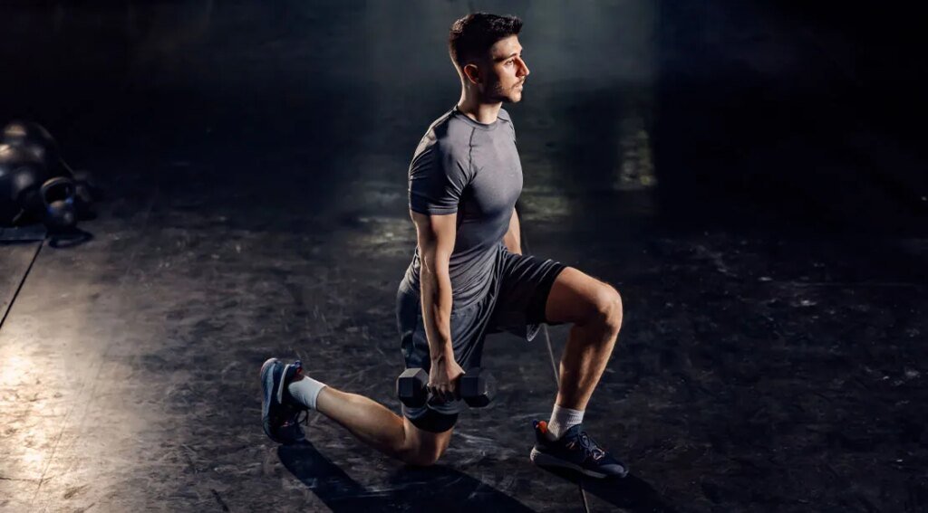 5 Best Lunge Alternatives to Build Stronger Legs, Better Balance, and Bigger Glutes 5 Best Lunge Alternatives to Build Stronger Legs, Better Balance, and Bigger Glutes