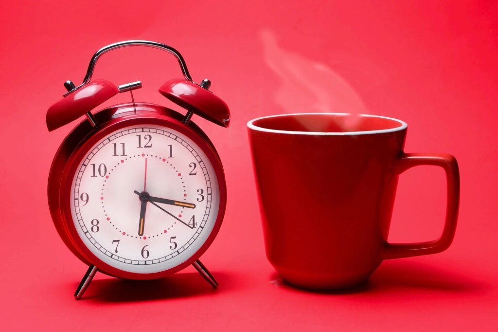 Can caffeine make you mentally sharper in the morning? This study tested the idea