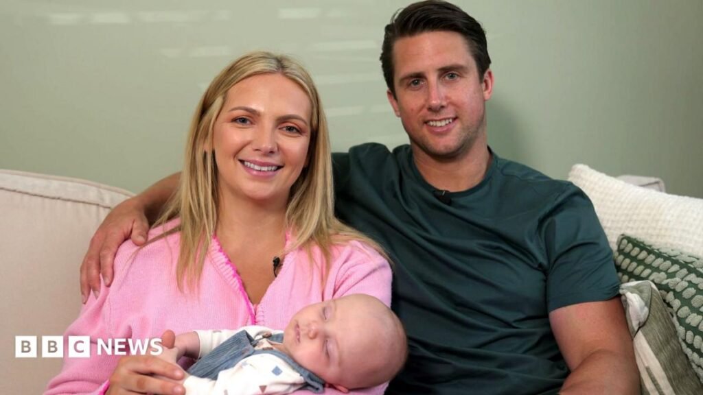 Woman has pioneering surgery for unborn baby with intestines outside its body
