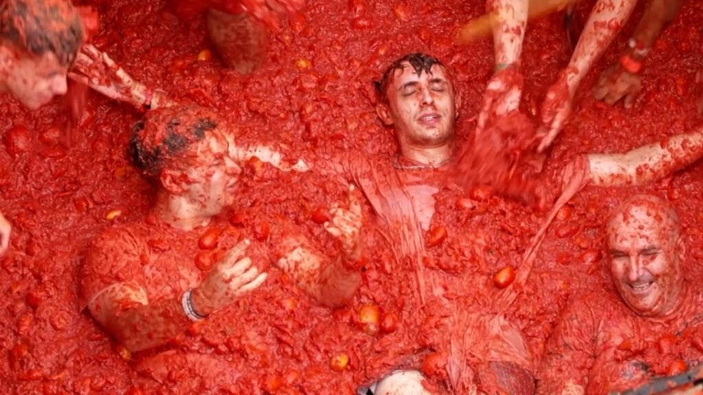 Spain’s tomato food fight leaves thousands covered in pulp | Newsfeed