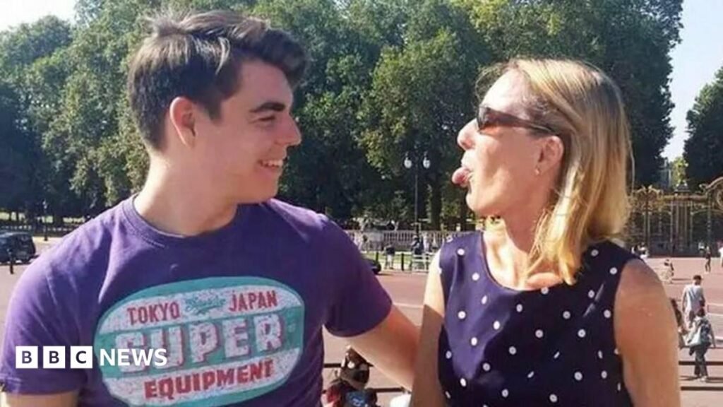 NHS staff investigated over access to dead teenager’s medical records NHS staff investigated over access to dead teenager’s medical records