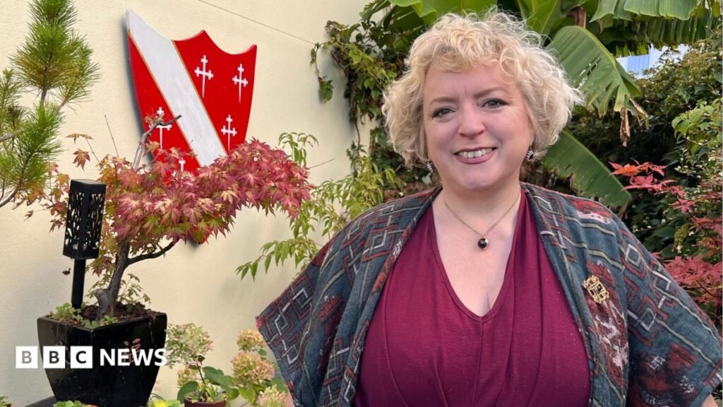 Woman’s fight for NHS breast reduction after menopause Woman’s fight for NHS breast reduction after menopause