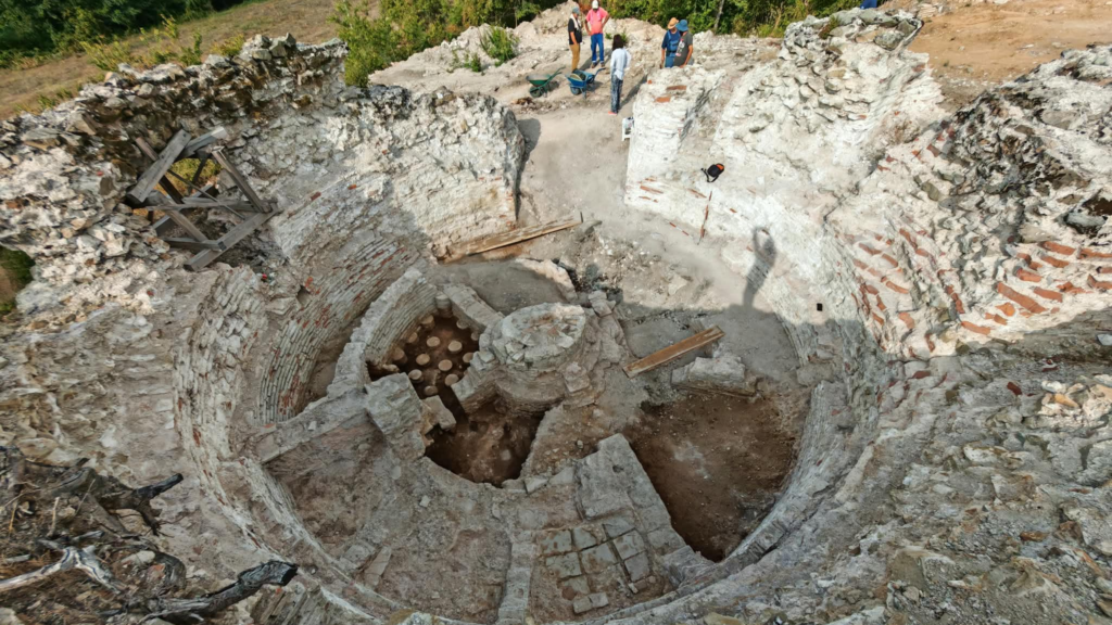1,700-year-old lavish Roman bath with heated floors, bathing pools and sauna discovered at royal palace in Serbia