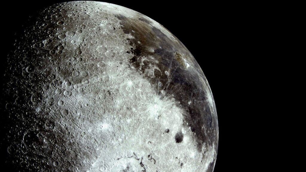 ‘Swamp-like colors’ on the moon: New 130-page NASA science report reveals strange sights from Artemis II mission