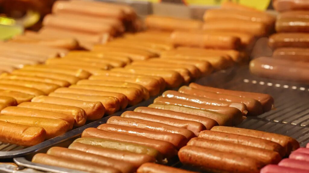 These ultra-processed foods raise colorectal cancer risk, study says