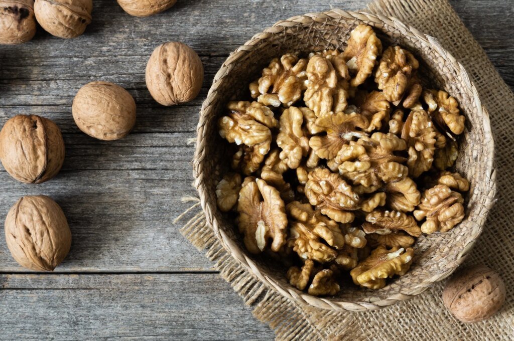 Daily walnuts: A mood booster linked to serotonin metabolism Daily walnuts: A mood booster linked to serotonin metabolism