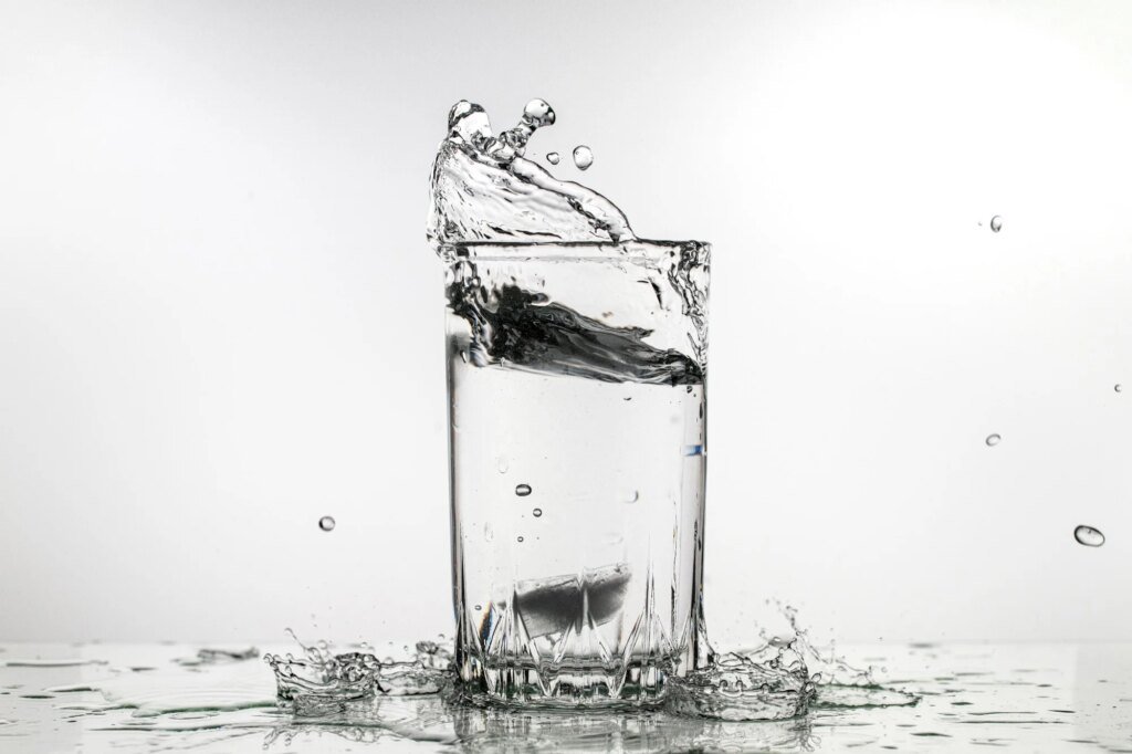 Diet drinks showed no clear weight-loss edge over water after two years Diet drinks showed no clear weight-loss edge over water after two years
