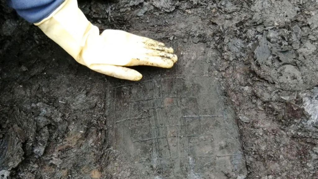 11th-century ‘pizza peel’ discovered in Russia doubled as a medieval game board