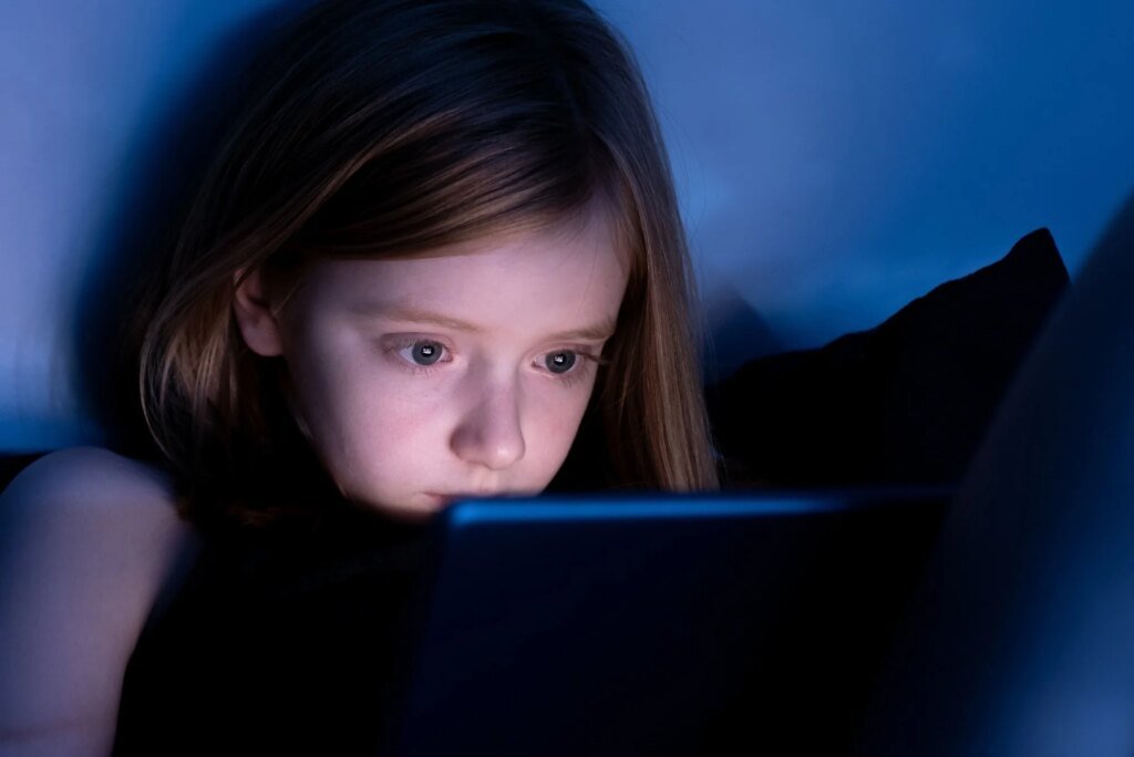 Screen time was linked to teen anxiety. Then researchers compared twins Screen time was linked to teen anxiety. Then researchers compared twins