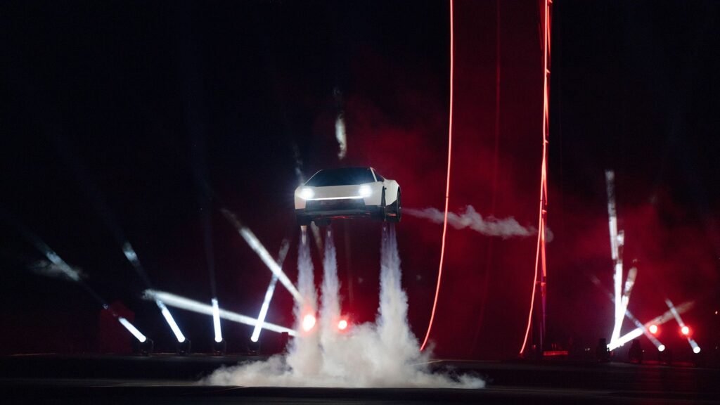 ‘Cute demo, but totally impractical’: Experts are skeptical that Tesla’s ‘rocket’ Roadster could actually work in the real world